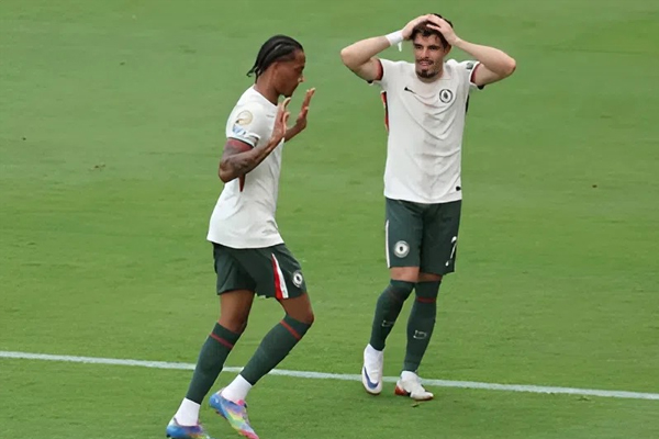 VAR Selamatkan Chelsea dari Penalti, Joao Pedro Bawa ke Final Piala Dunia Antarklub